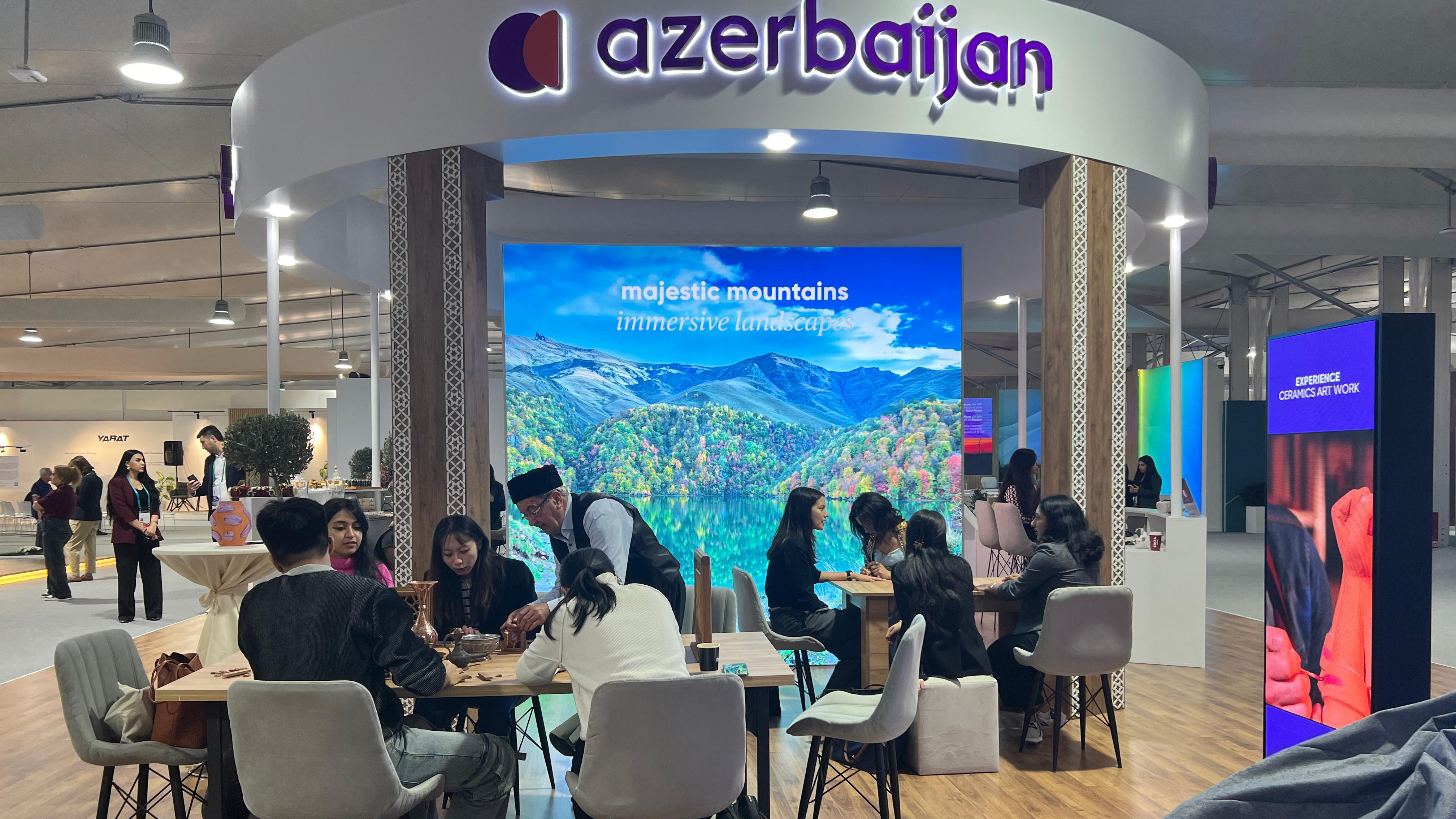 COP29-da Azərbaycanın turizm imkanları milli stendlə nümayiş etdirilir}