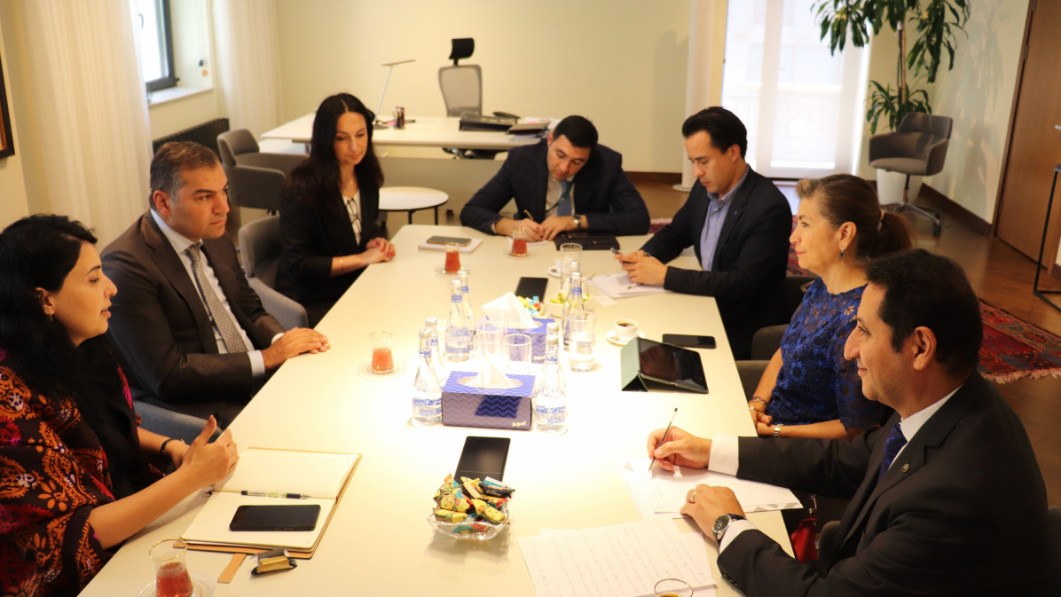 The development of relations with UNESCO in the field of tourism was discussed