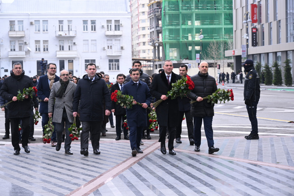 Dövlət Turizm Agentliyinin əməkdaşları və turizm ictimaiyyəti “Ana harayı” abidəsini ziyarət edib